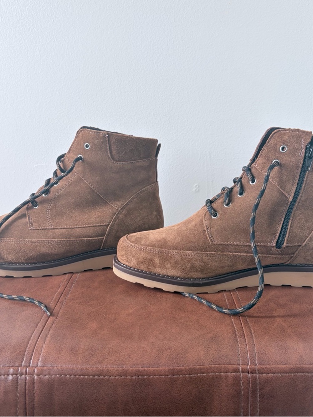 Overland Sheepskin Suede Shearling Boots Canada 10 - Picture 4 of 10